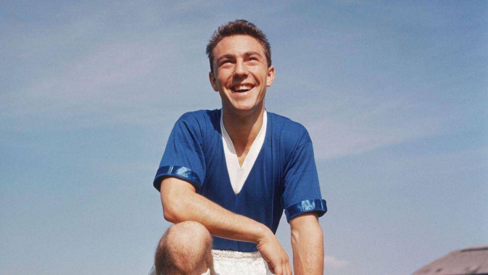 Jimmy Greaves saat memperkuat Chelsea pada tahun 1961. (.sportskeeda.com)