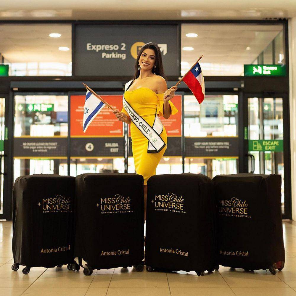 Potret Keberangkatan Kontestan Miss Universe 2021 ke Eilat, Israel (Instagram.com/antoniacristal)