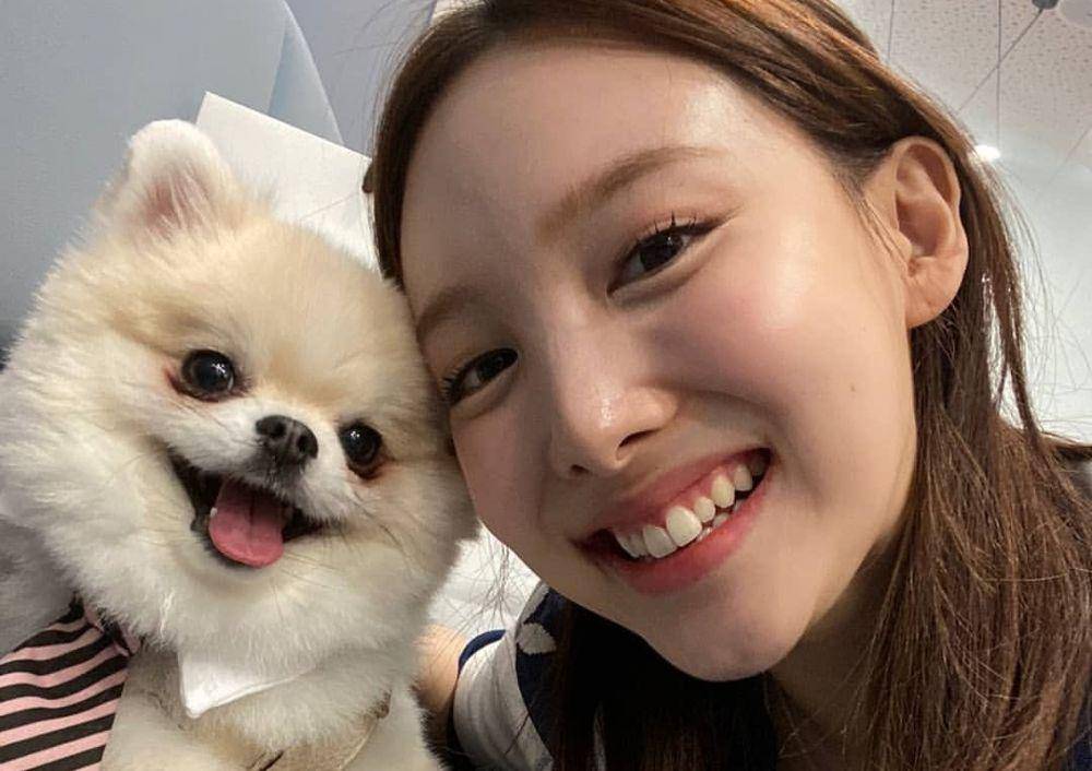 Nayeon dan Kookeu (instagram.com/twnayeond)