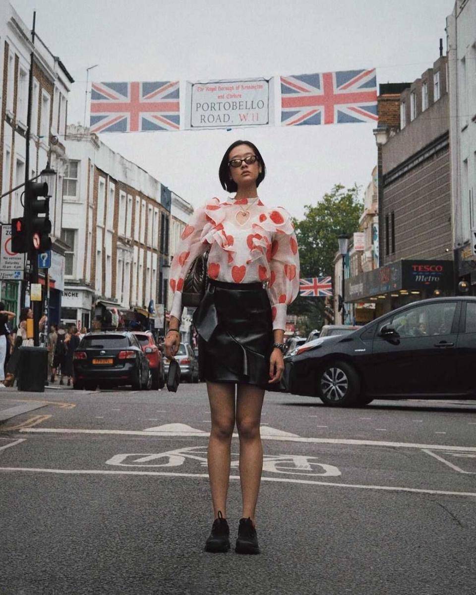potret padu padan rok ala Aokbab Chutimon (instagram.com/aokbab)