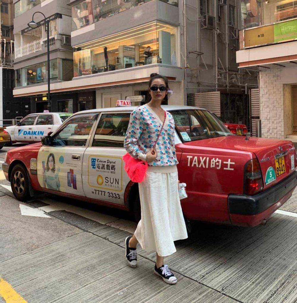 potret padu padan rok ala Aokbab Chutimon (instagram.com/aokbab)