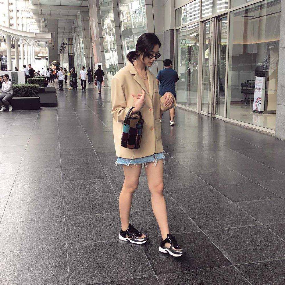 potret padu padan rok ala Aokbab Chutimon (instagram.com/aokbab)