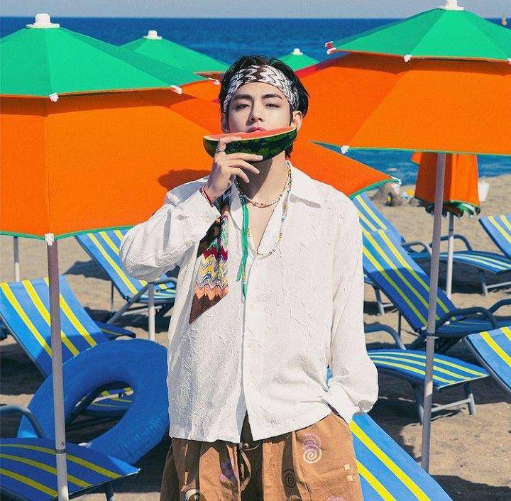 Kim Taehyung (instagram.com/bts.bighitofficial)