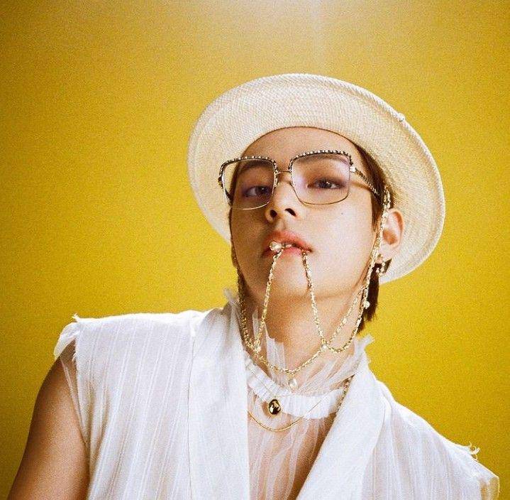Kim Taehyung (instagram.com/bts.bighitofficial)
