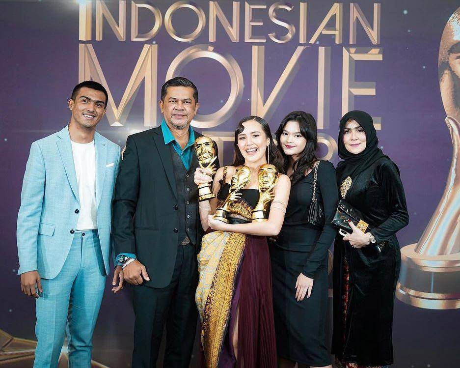 Potret Beby Tsabina di acara IMA Awards 2021 pada Minggu (28/11/2021). (instagram.com/bebytsabina)