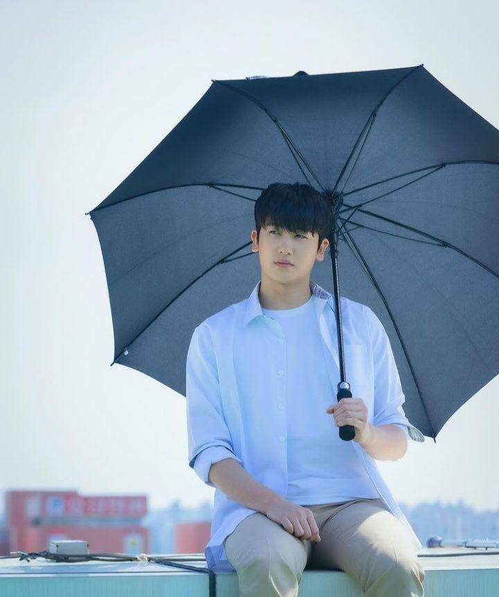 potret Park Hyung Sik (instagram.com/phs1116)