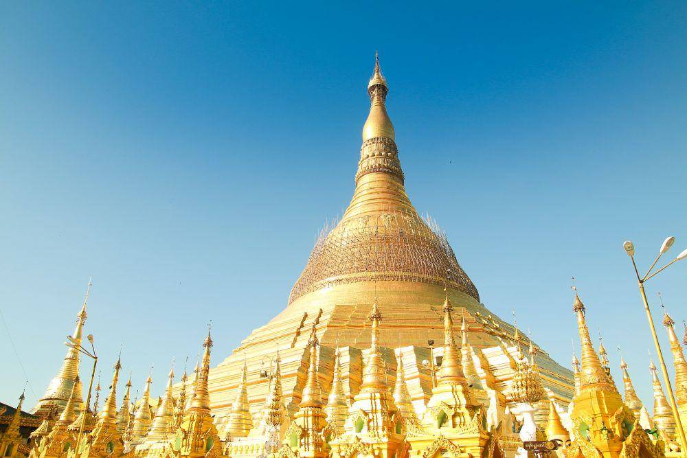 Shwedagon Pagoda (pixabay.com/ATSphotography)