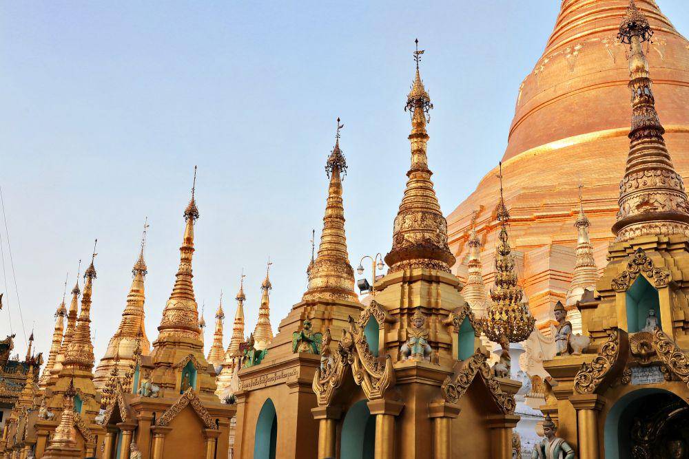 Shwedagon Pagoda (pixabay.com/MarlyneArt)