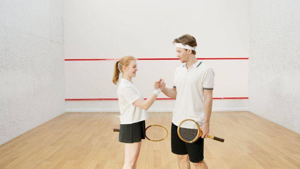 ilustrasi olahraga squash (pexels.com/Artem Podrez)