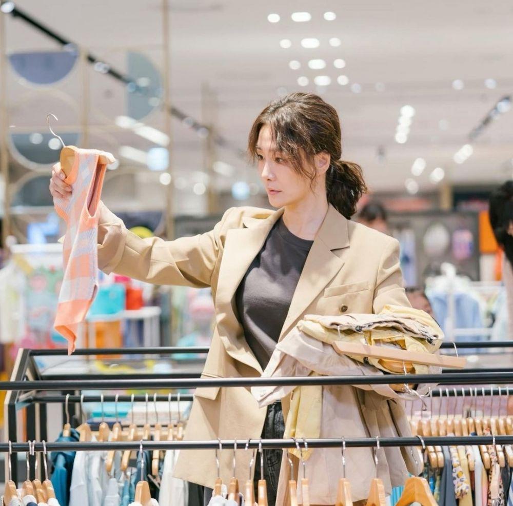 Park Hyo Joo (instagram.com/nowwearebreakingup_official)