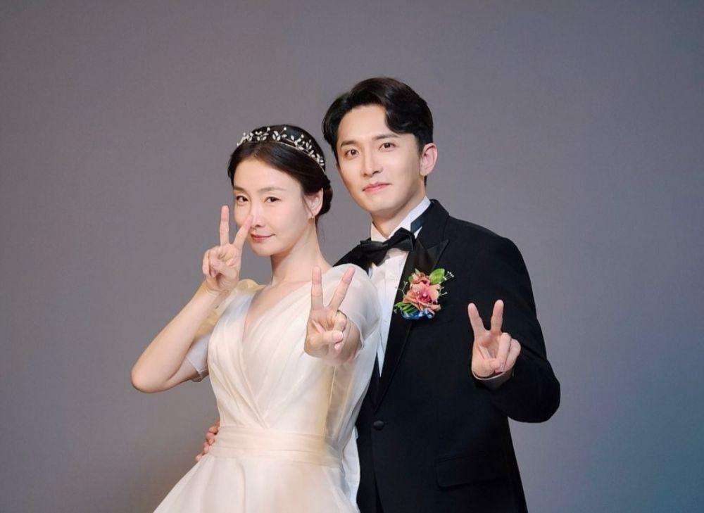 Park Hyo Joo (instagram.com/nowwearebreakingup_official)