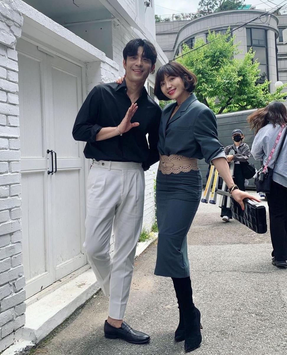 Choi Hee Seo (instagram.com/nowwearebreakingup_official)