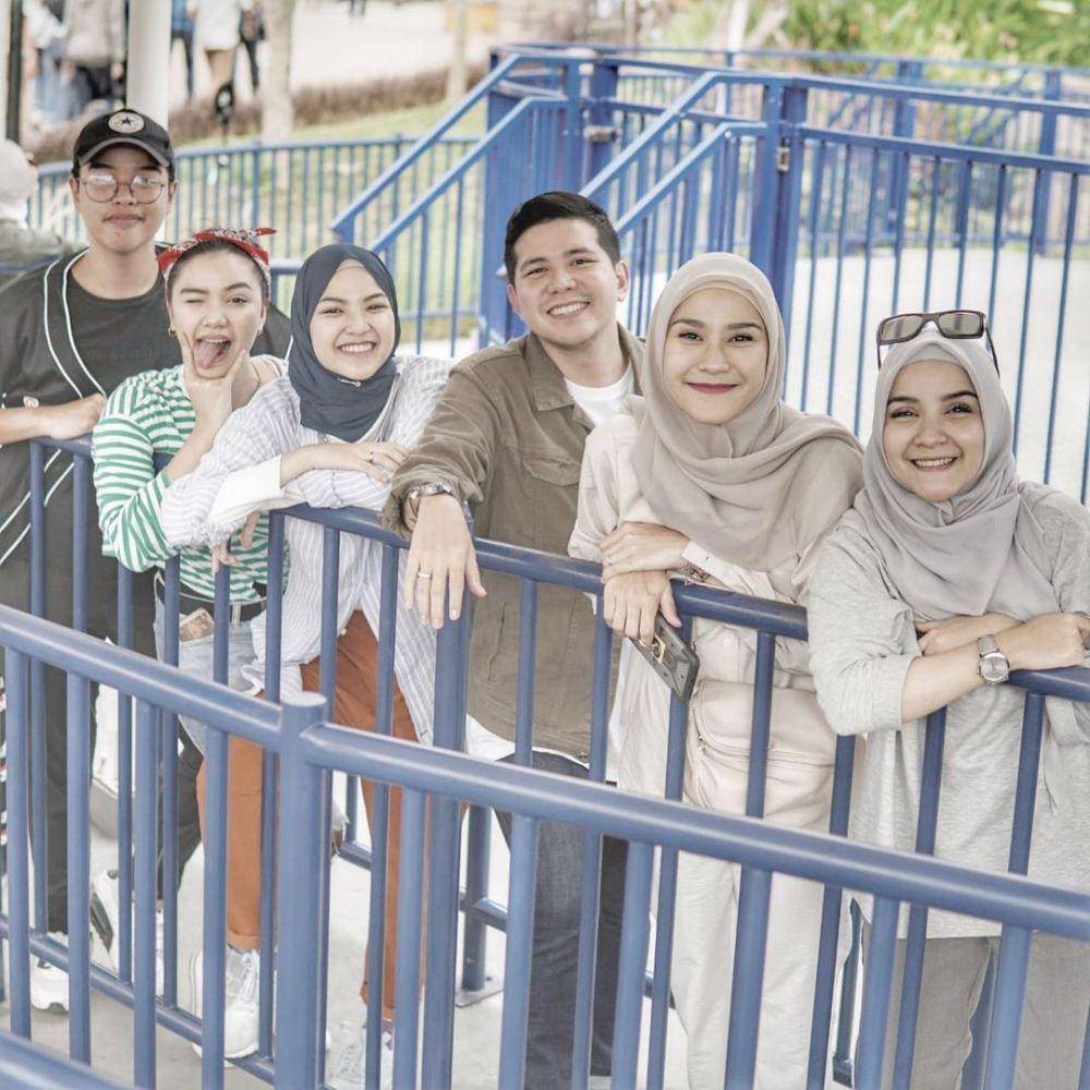 potret Zaskia Adya Mecca dan saudara (instagram.com/zaskiadyamecca)