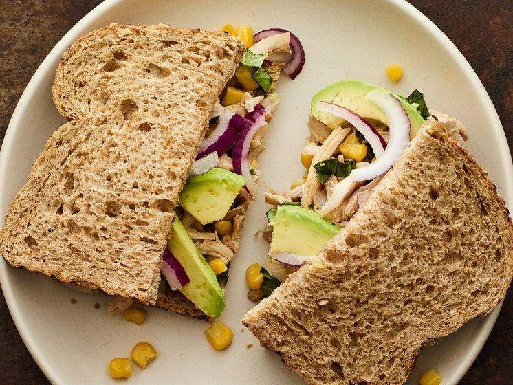 sandwich alpukat (self.com)
