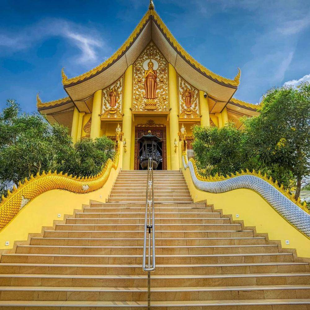 potret vihara hemadhiro mettavati (instagram.com/r1nald1)