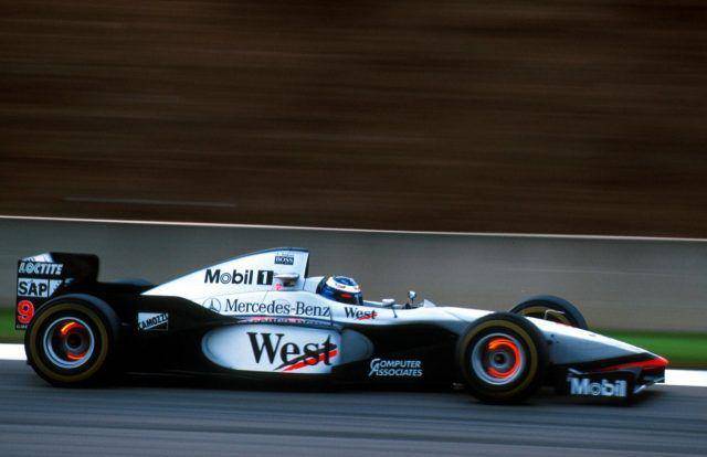 Mika Hakkinen rebut pole pada GP Inggris 1998. (formula1.com)