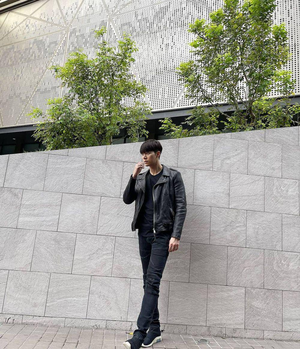 God Itthipat (instagram.com/gxxod)