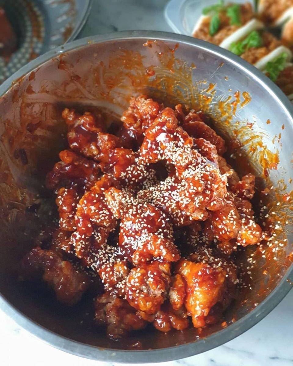 Yangnyeom tongdak (instagram.com/alan_travellingfoodies)