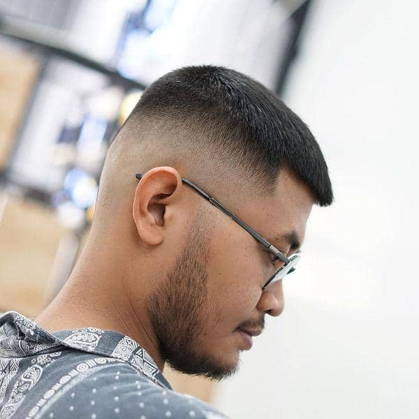 15 Rekomendasi Cukuran Botak Keren Pria agar Makin Macho | IDN Times
