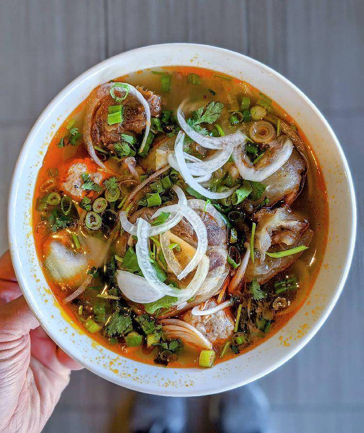 bun bo hue (instagram.com/hueoi)