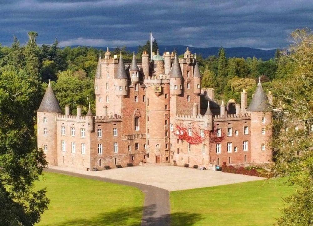 5 Tempat Bersejarah di Britania raya dengan Panorama Paling Ciamik!