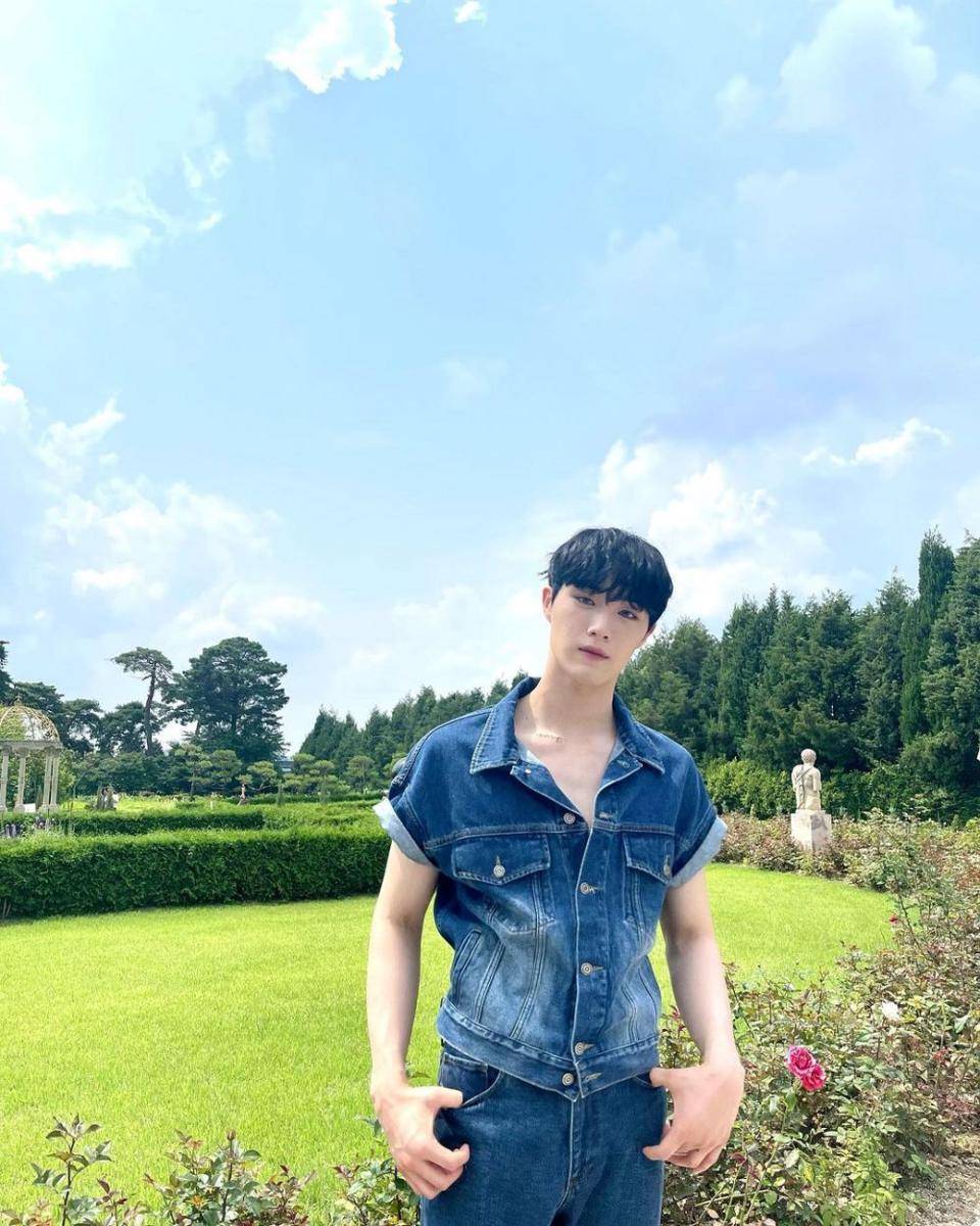 Hyunsuk CIX (instagram.com/cix.official)