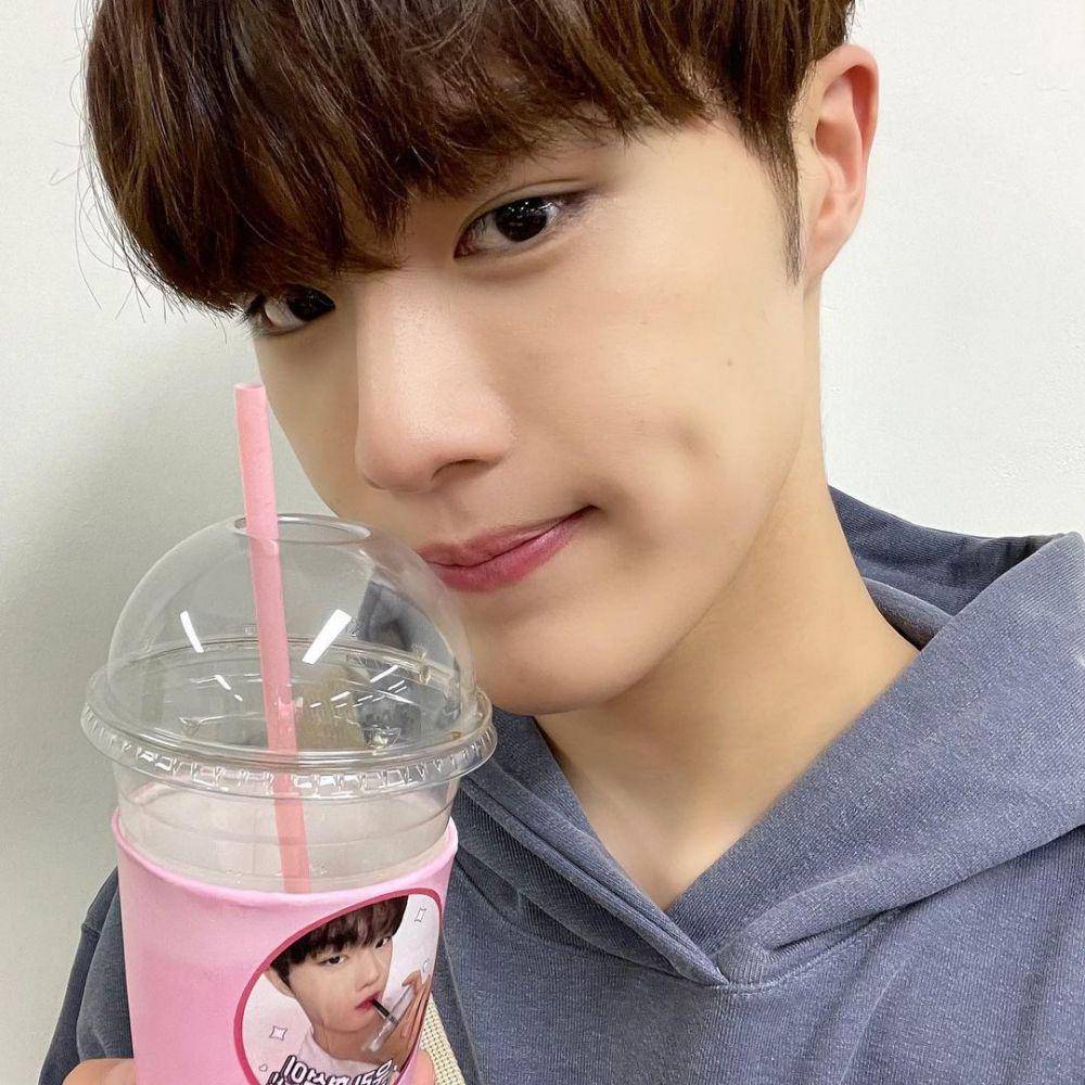 Hyunsuk CIX (instagram.com/cix.official)