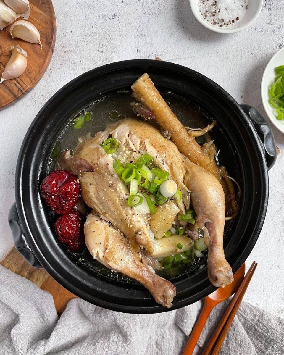 Samgyetang (instagram.com/seasonedbyjin)