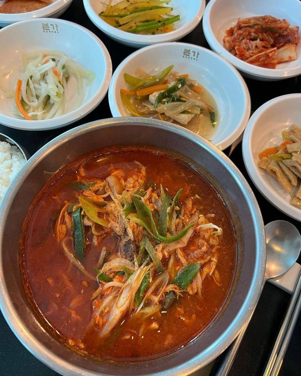 Dakgaejang (instagram.com/borngamakatiph)