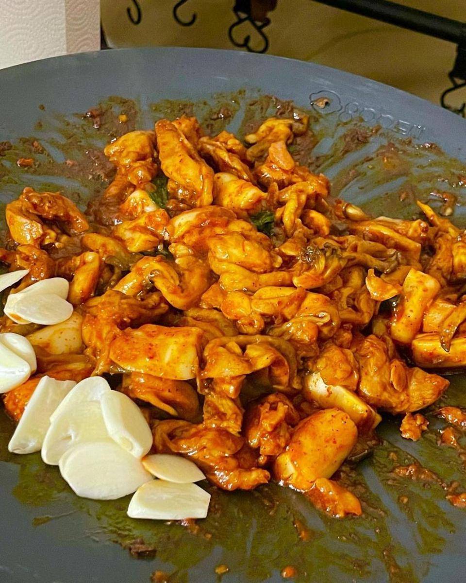 Dakgalbi (instagram.com/junjji_camp)