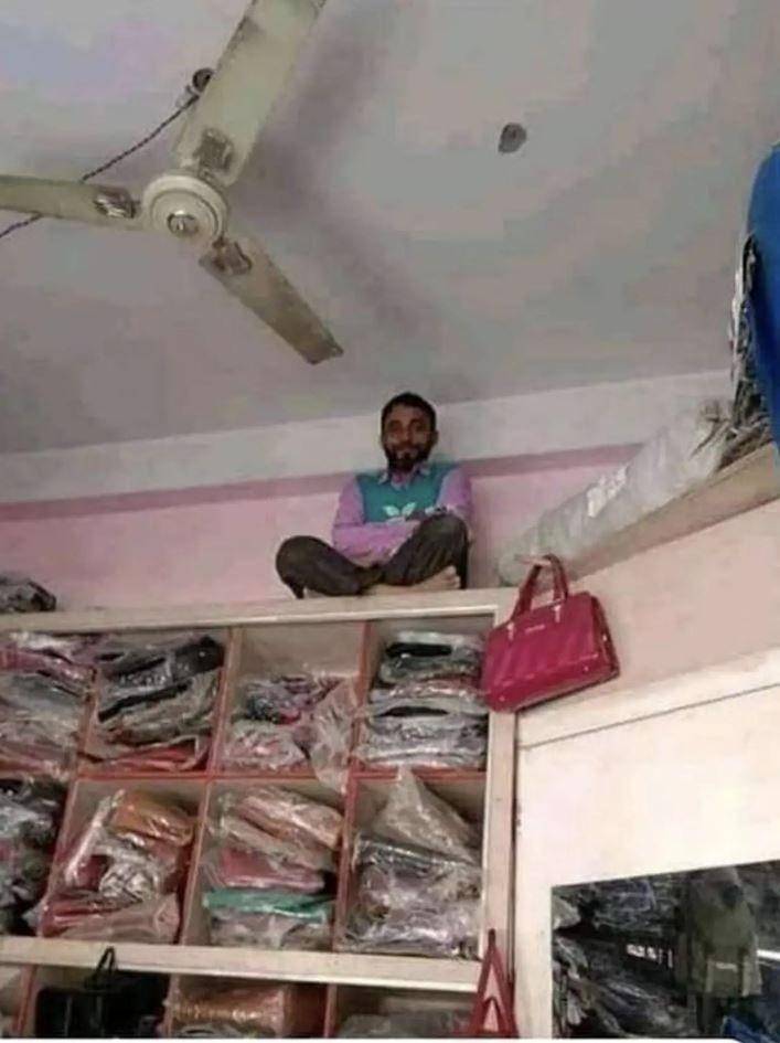 CCTV low budget (twitter.com/koolkopper)