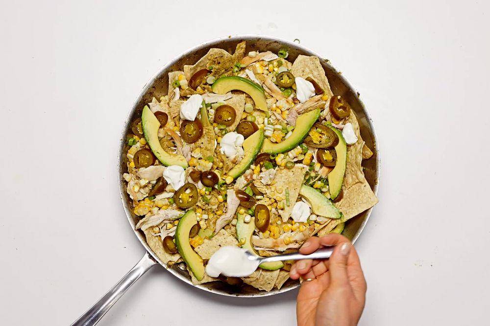 ilustrasi corn chilaquiles (bonappetit.com/Claire Saffitz)