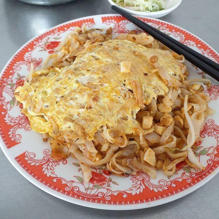 kat kyi kaik (instagram.com/wanderwomantravelblog)