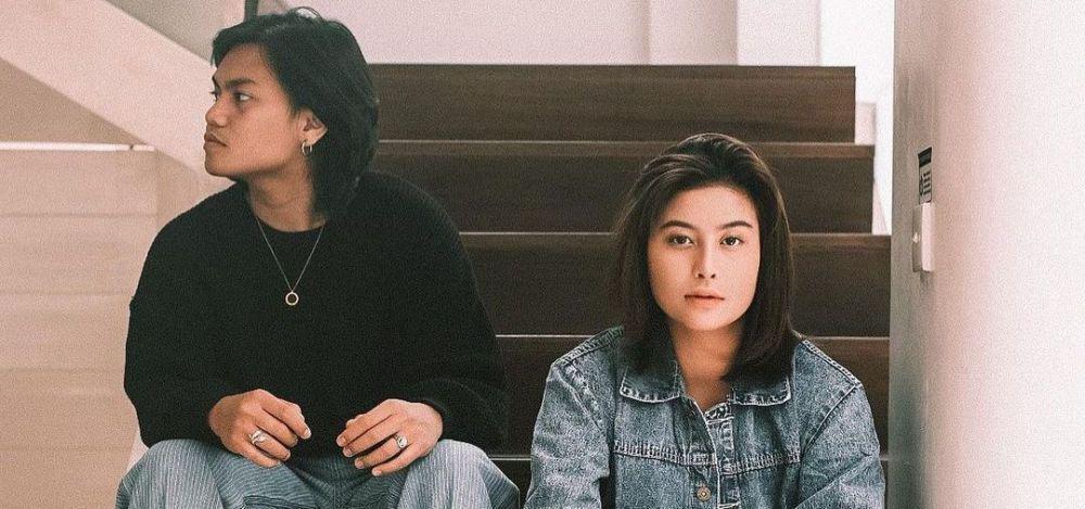 Dilamar, 10 Potret Perjalanan Asmara Awkarin dan Gangga