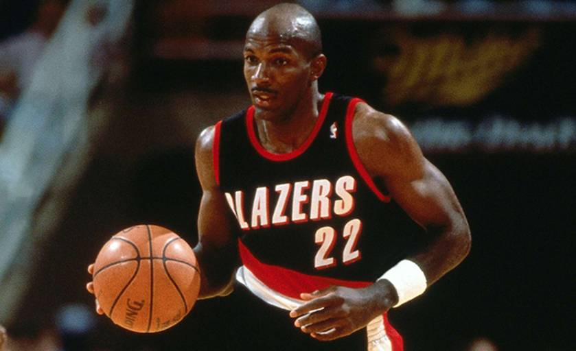 Clyde Drexler, penggawa Portland Trail Blazers (newarena.com)