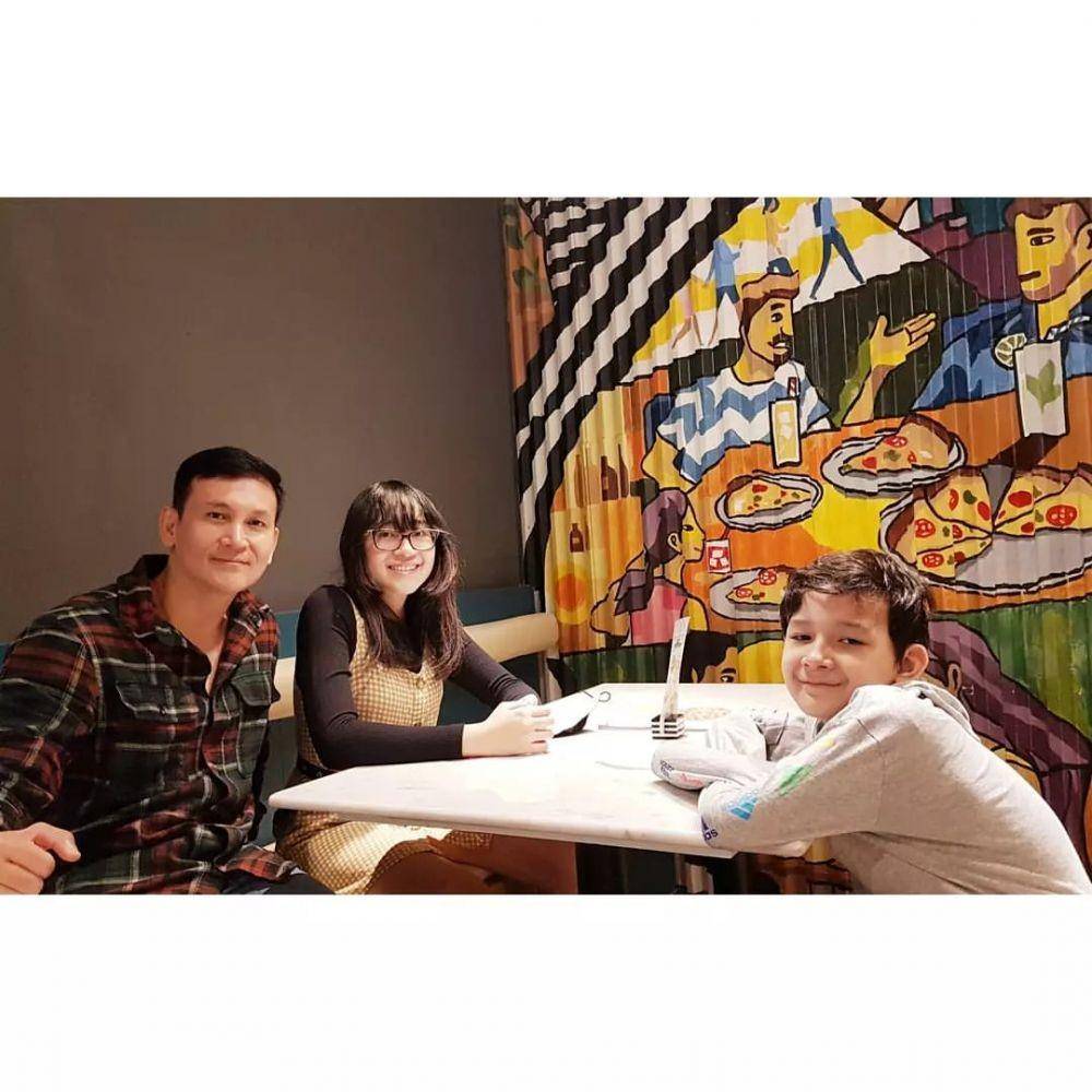 potret Marcelino Lefrandt dan kedua anaknya (instagram.com/marcelinolefrandt)