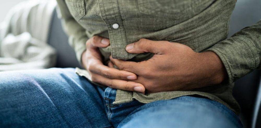 Peritonitis adalah salah satu komplikasi dari ileus. (medicalexpress.com)