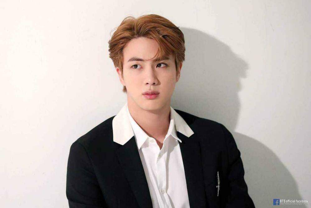 Jin BTS (facebook.com/bangtan.official)