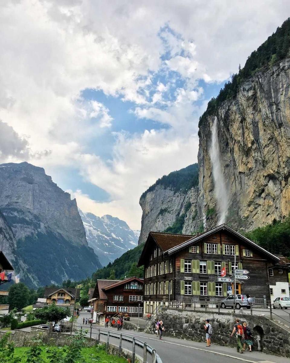 Staubbach Falls (instagram.com/li12guang12)