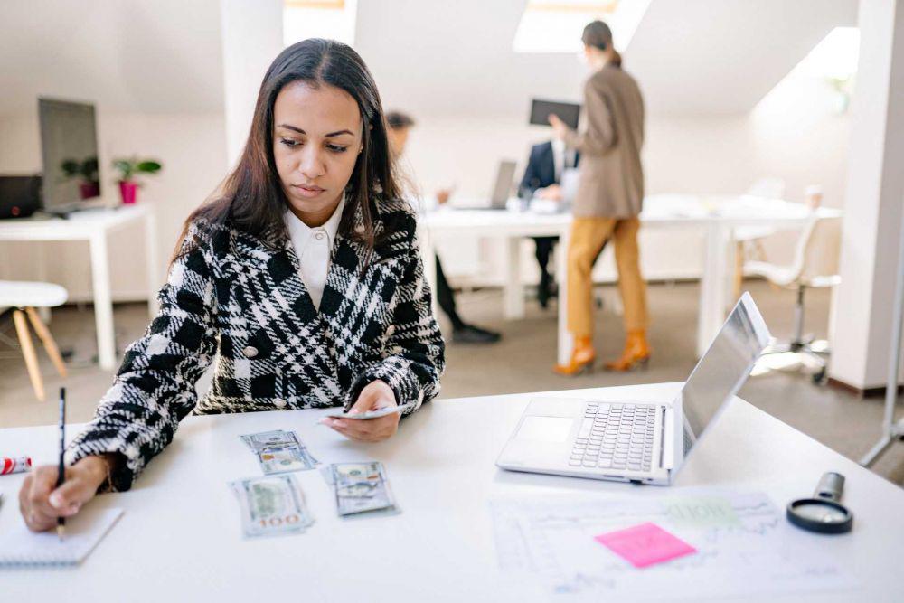 Financial Stress: Pengertian, Penyebab, Dampak dan Cara Mengatasinya