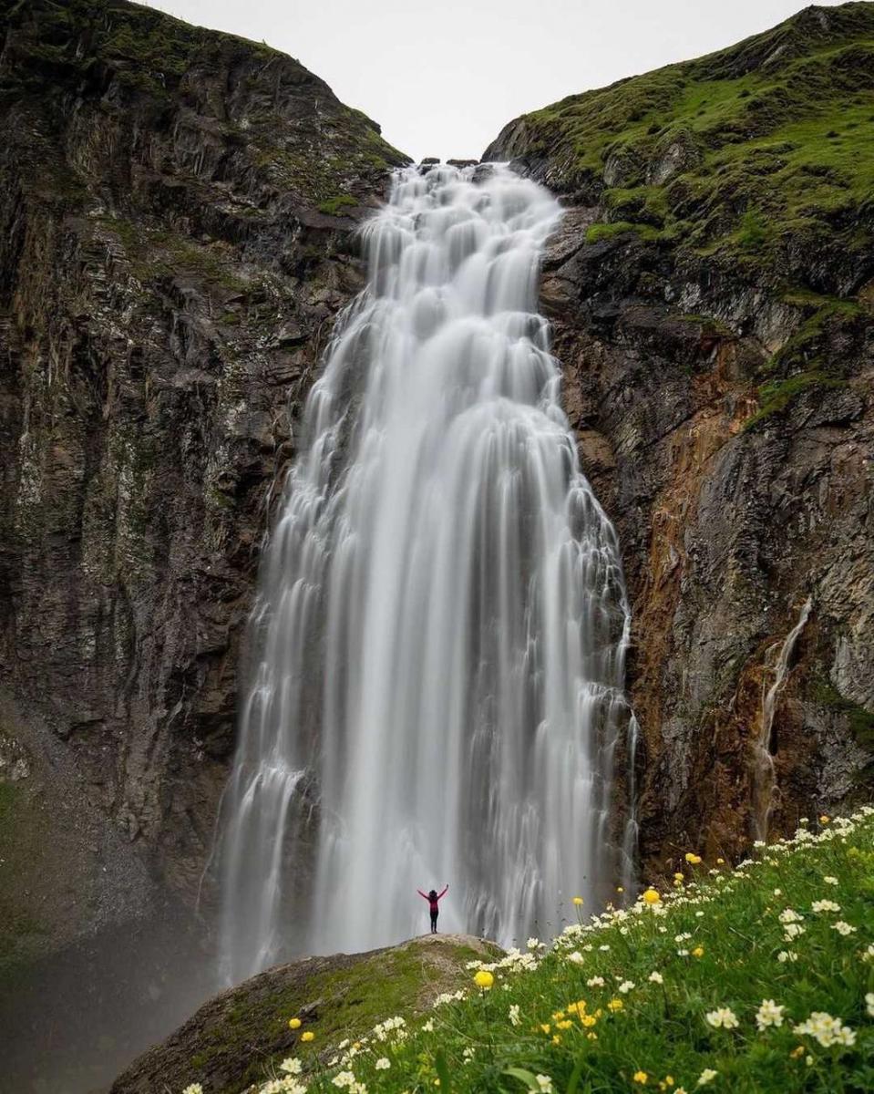 Engstligen Falls (instagram.com/revier.hotel)