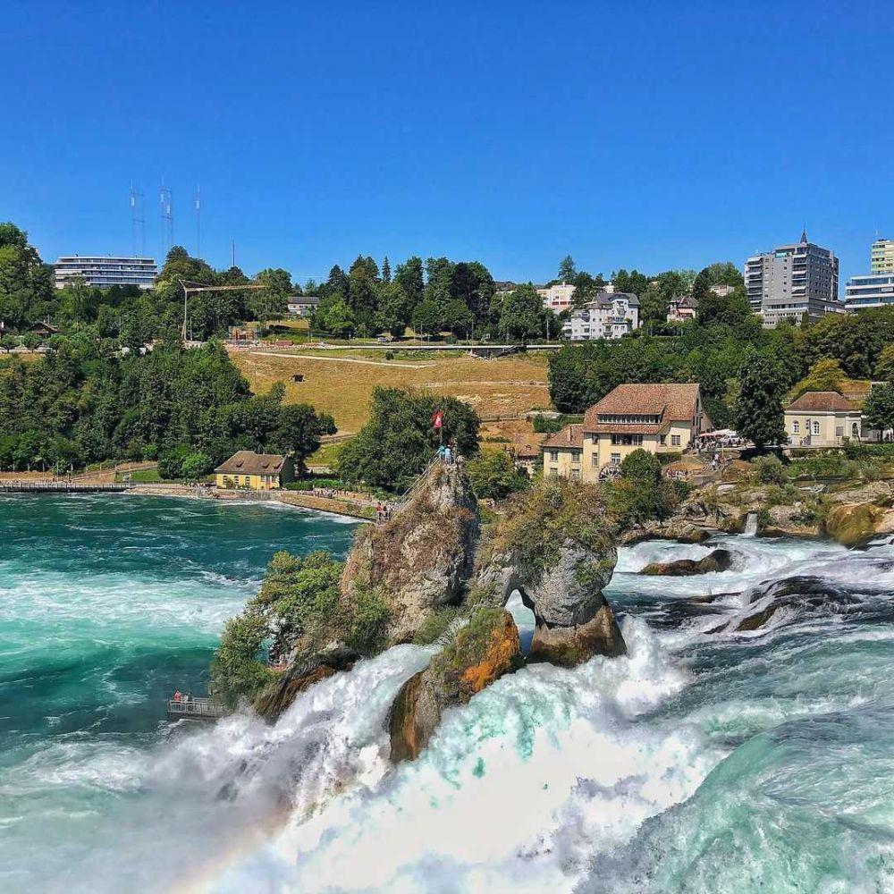 Rhein Falls (instagram.com/guyfrombavaria)