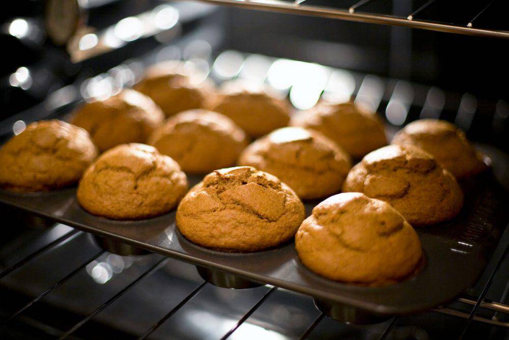 ilustrasi memanggang muffin (allergicliving.com)