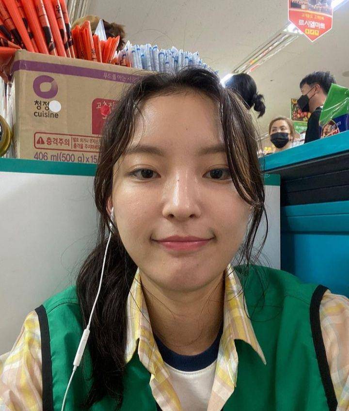 Han Da Sol (instagram.com/dsolisolisoli)