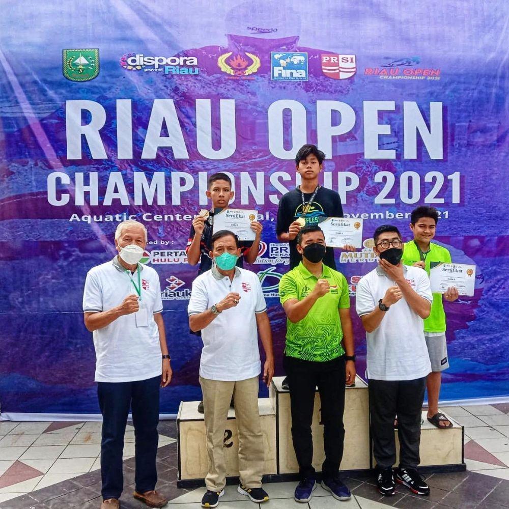 Dua Atlet renang asal klub Rafflesia Bandar Lampung Farouq Ibnu Sina dan Muhammad Hafizh Kausar mengukir prestasi di kejuaraan renang tingkat nasional. (IDN Times/Istimewa).