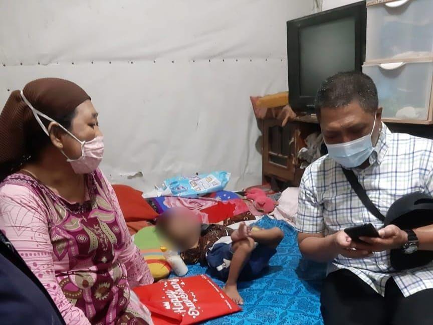Balita ini kemudian ditangani Pemkot Surabaya. Dok. Humas Pemkot Surabaya.