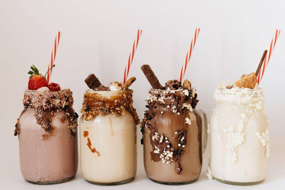 ilustrasi ragam minuman freakshake (pexels.com/alleksana)