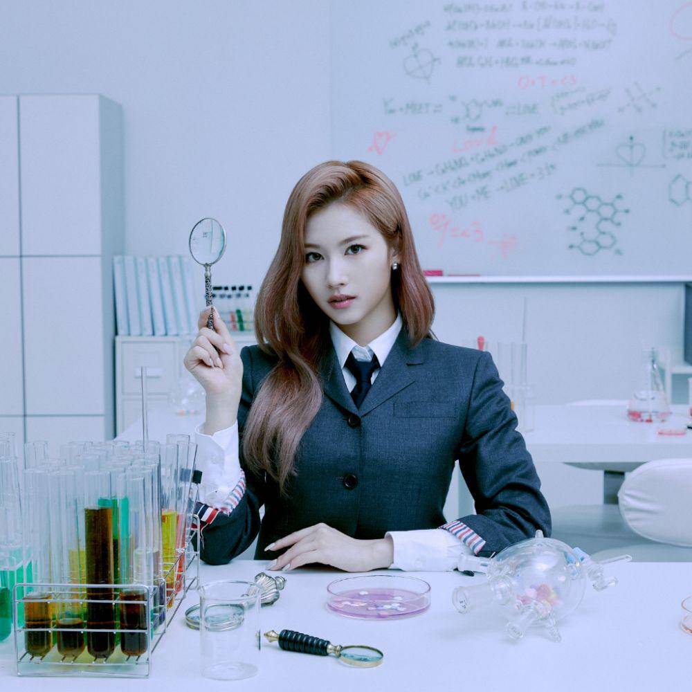 Sana TWICE (dok. JYP Entertainment)