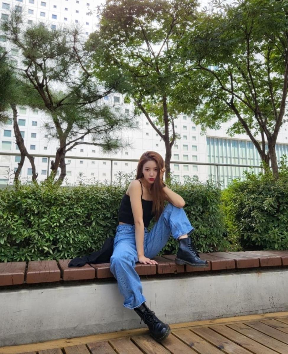 Outfit Mijoo eks Lovelyz (instagram.com/queen.chu_s)