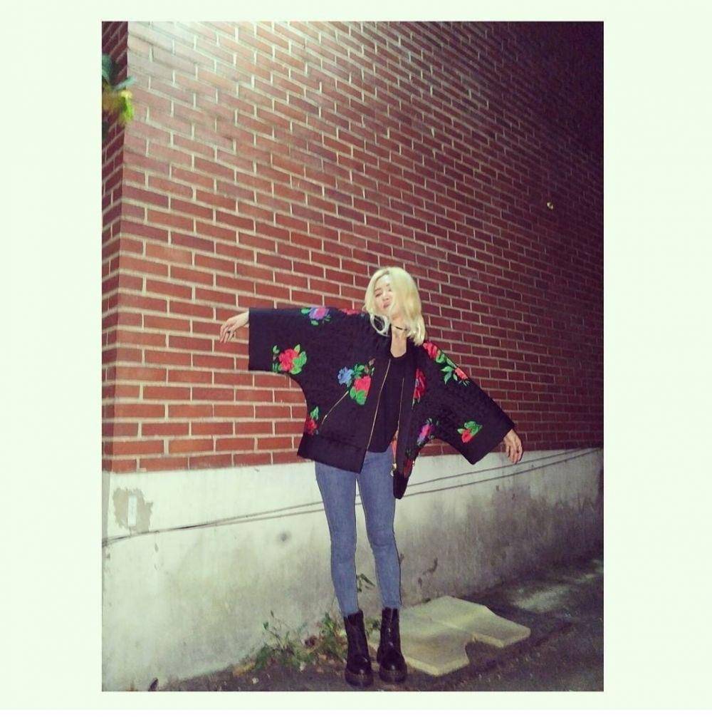 Celana jeans ala Hyoyeon SNSD (instagram.com/hyoyeon_x_x)